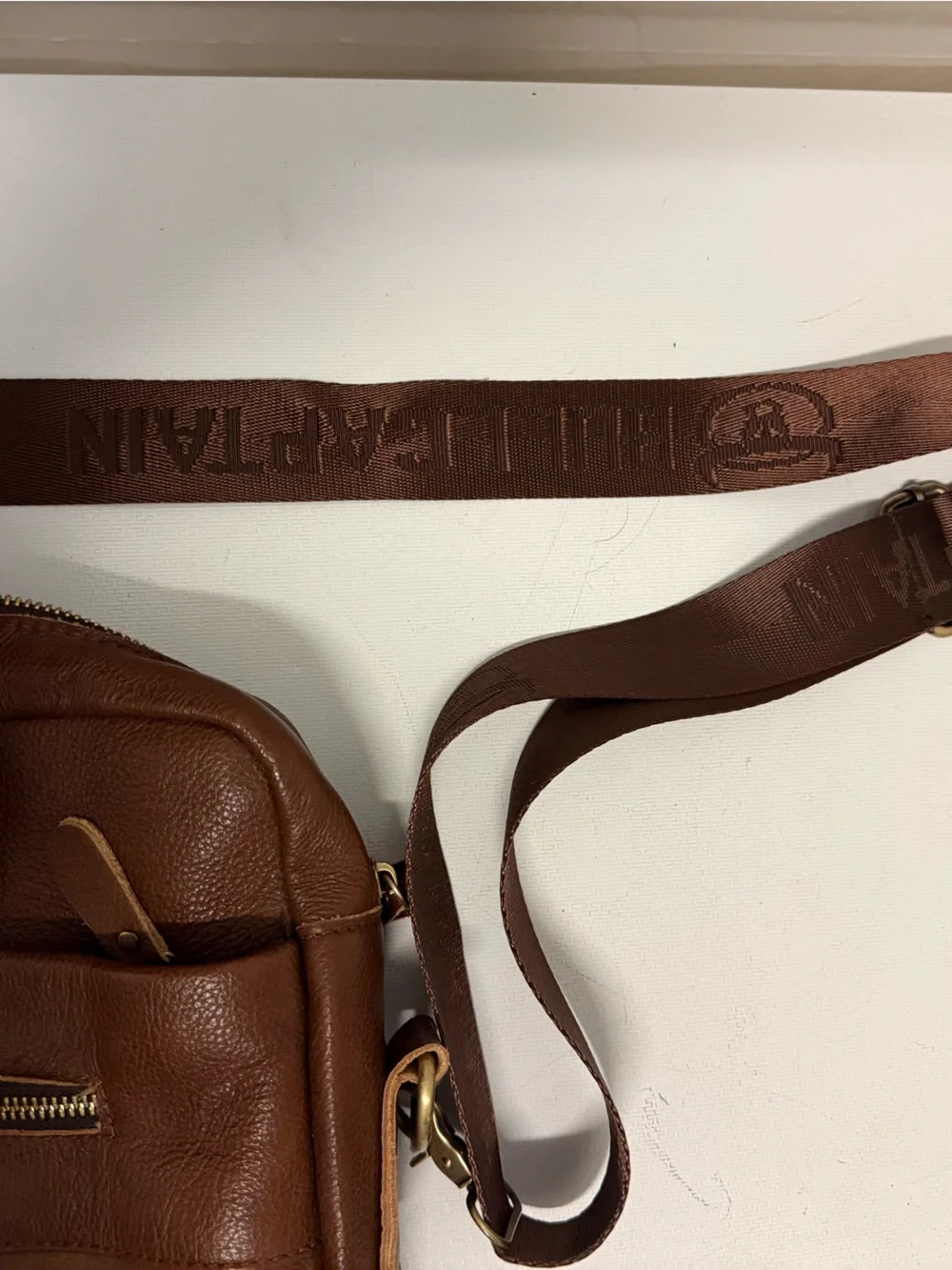 Bull Captain Leather Messenger Style Laptop Bag With Strap (brown)